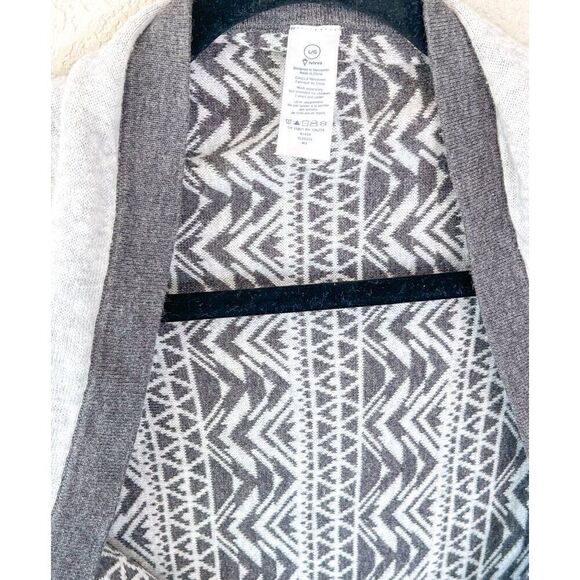 Ivivva from Lululemon Wrap with Attitude Reversible Sweater Vest - Picture 6 of 9
